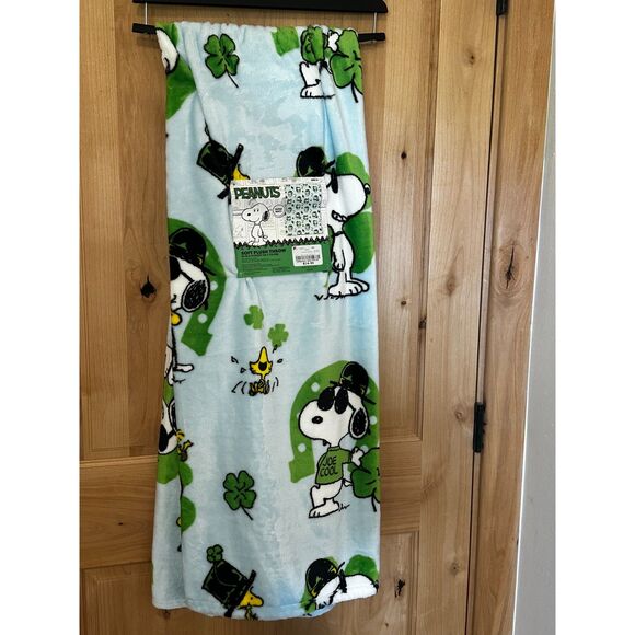 Peanuts Joe Cool Snoopy St Patty's Blue Soft Touch Throw 50x70 Inches NWT - Picture 1 of 3